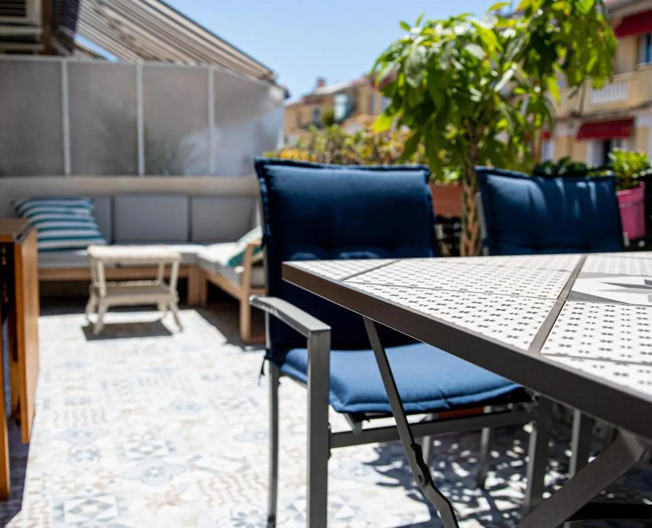 Nice Apartment In Νίκαια